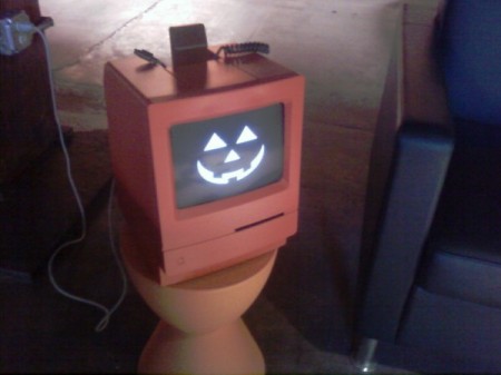 Mac-O-Lantern time. on Twitpic